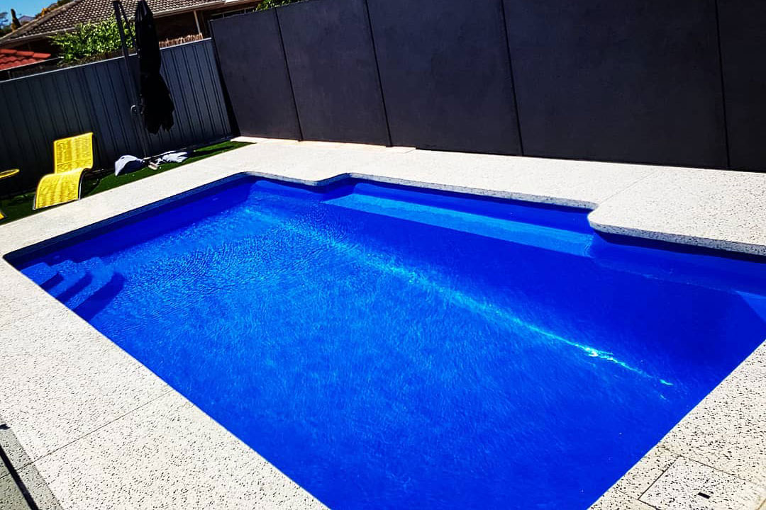 pool in perth with seamless edge